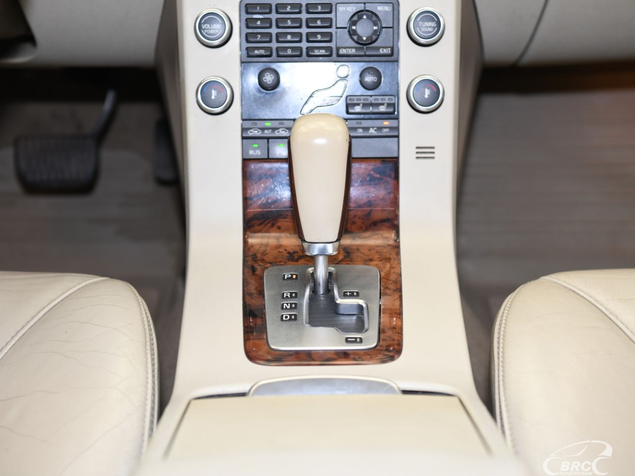 Volvo XC70 | 15