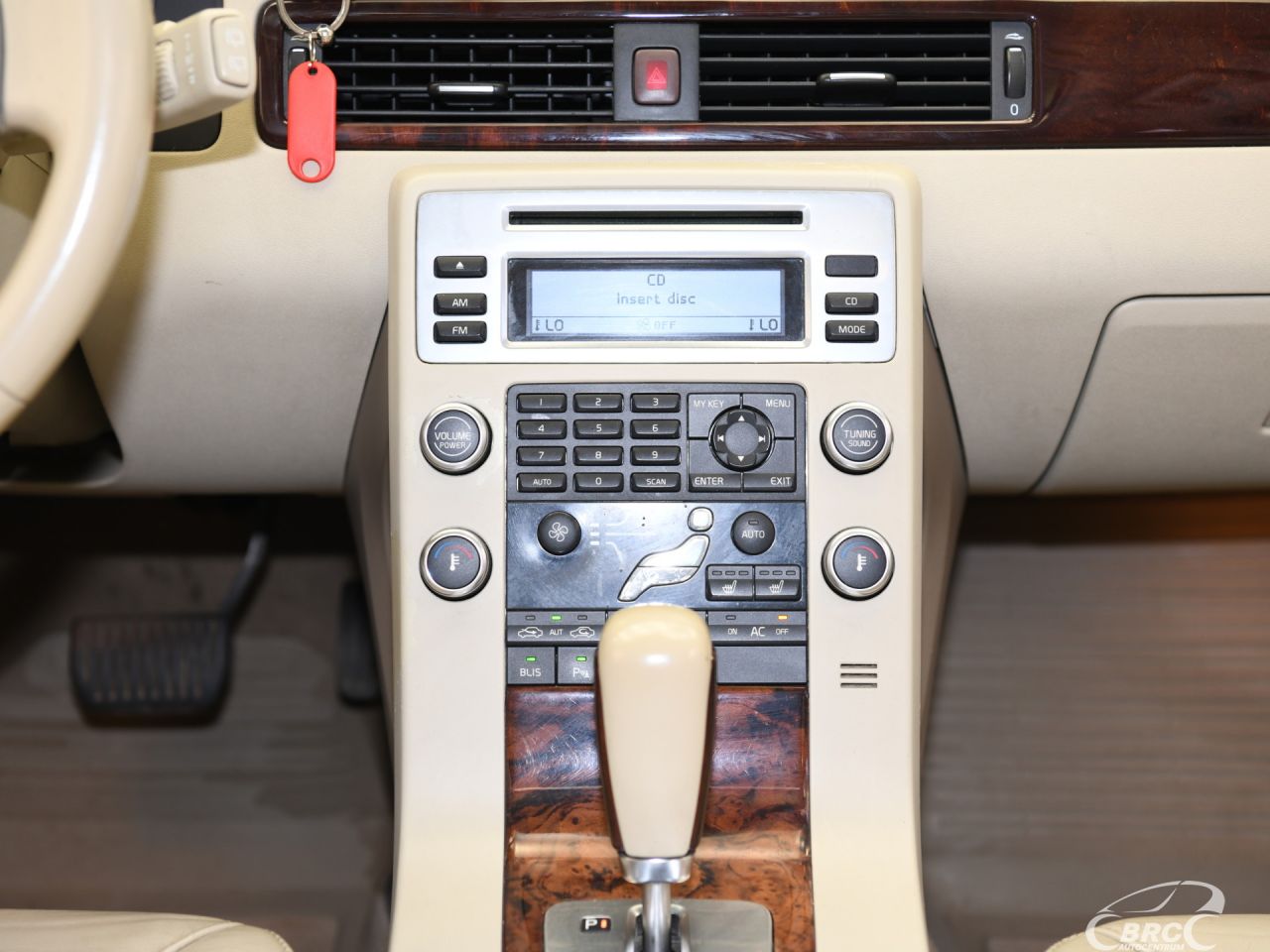 Volvo XC70 | 17