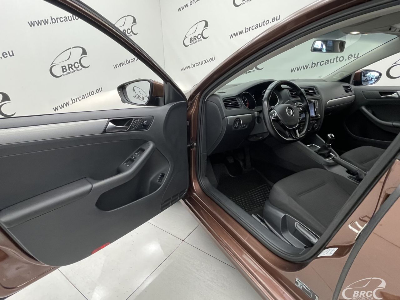 Volkswagen Jetta | 32