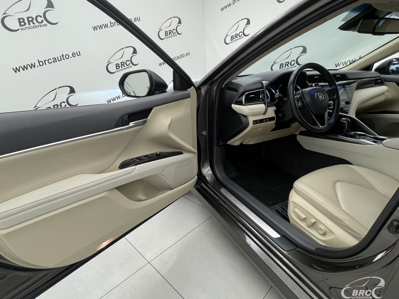 Toyota Camry | 17