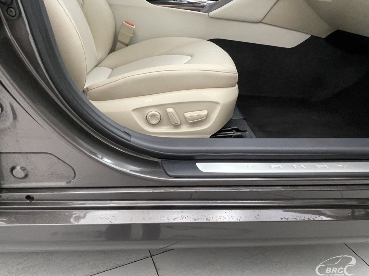 Toyota Camry | 4