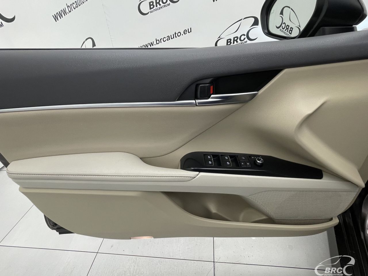 Toyota Camry | 17
