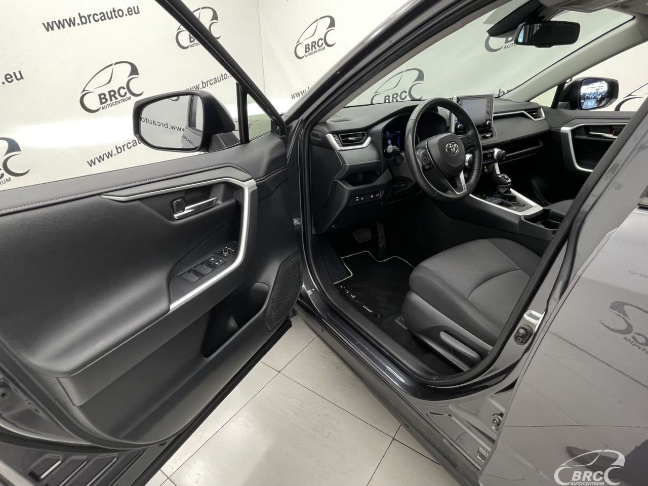Toyota RAV4 | 16