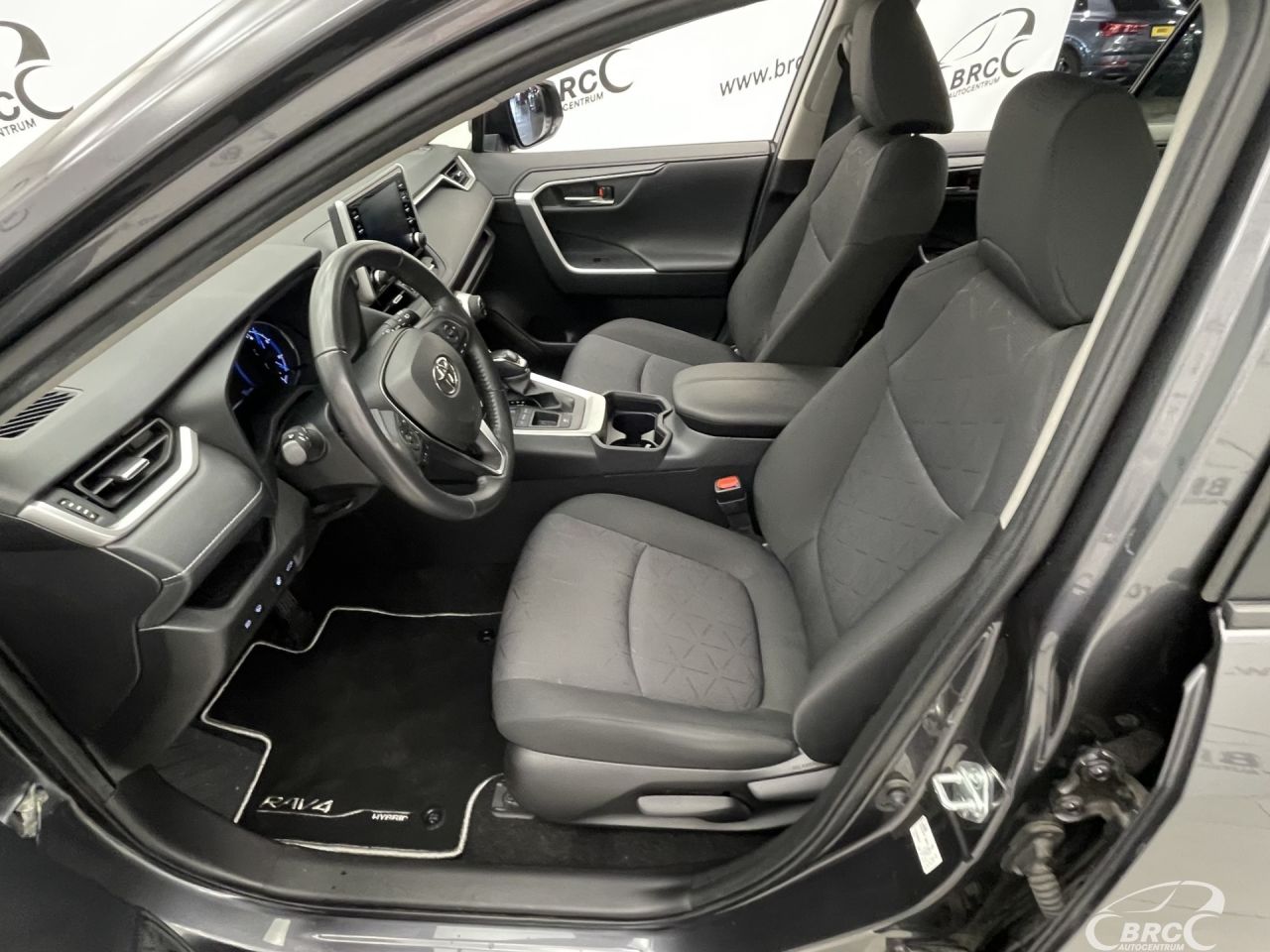 Toyota RAV4 | 18