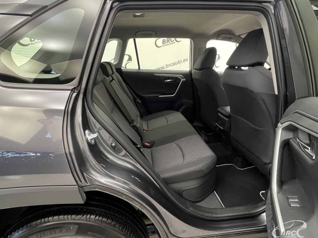 Toyota RAV4 | 8
