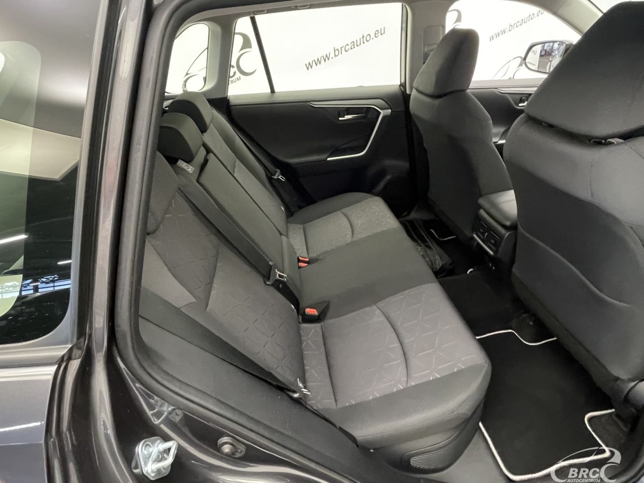 Toyota RAV4 | 9