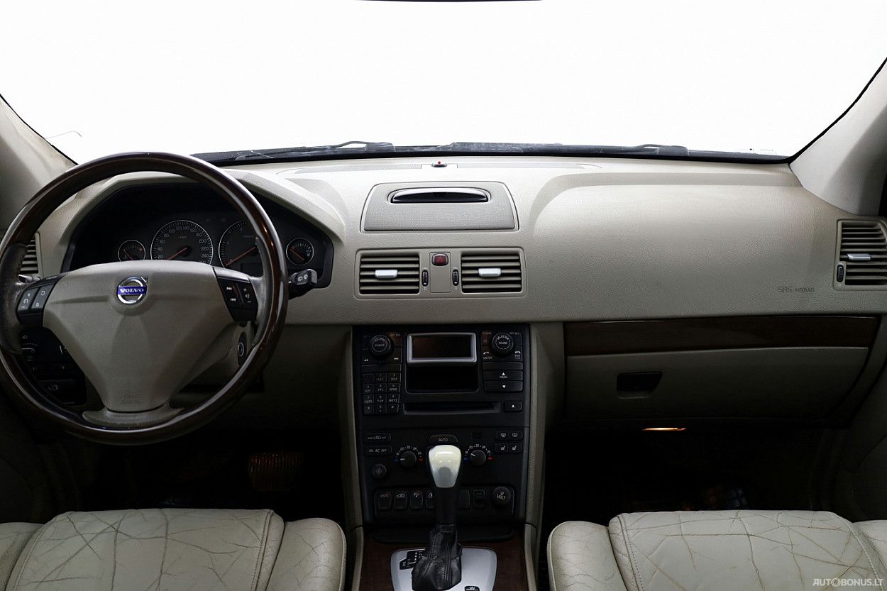 Volvo XC90 | 4
