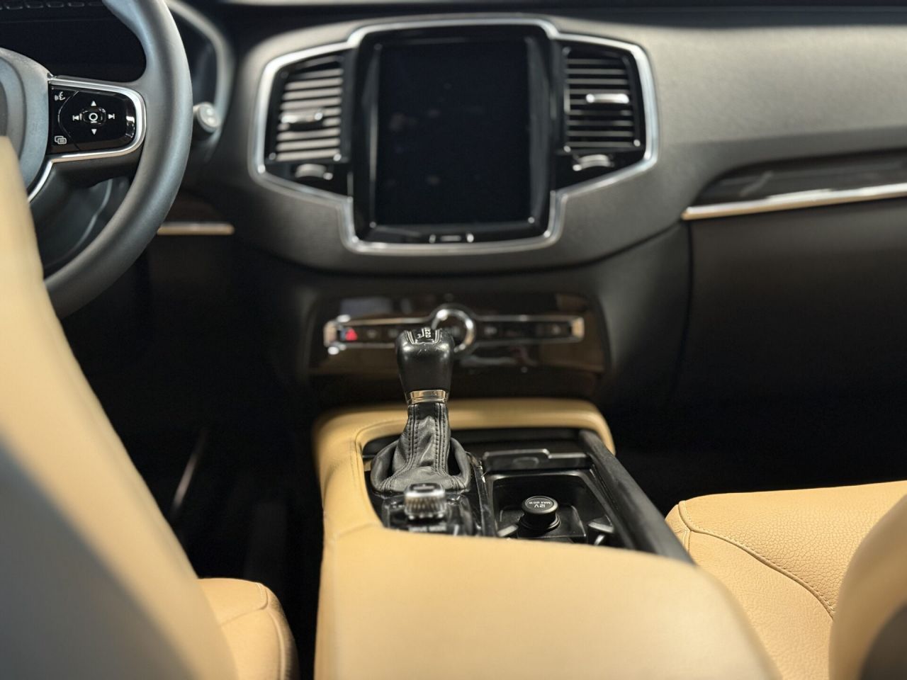 Volvo XC90 | 16