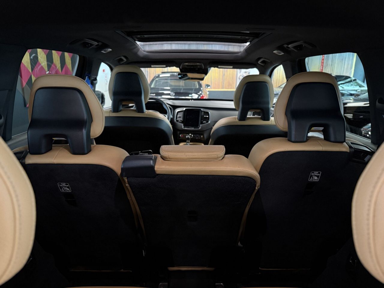 Volvo XC90 | 22