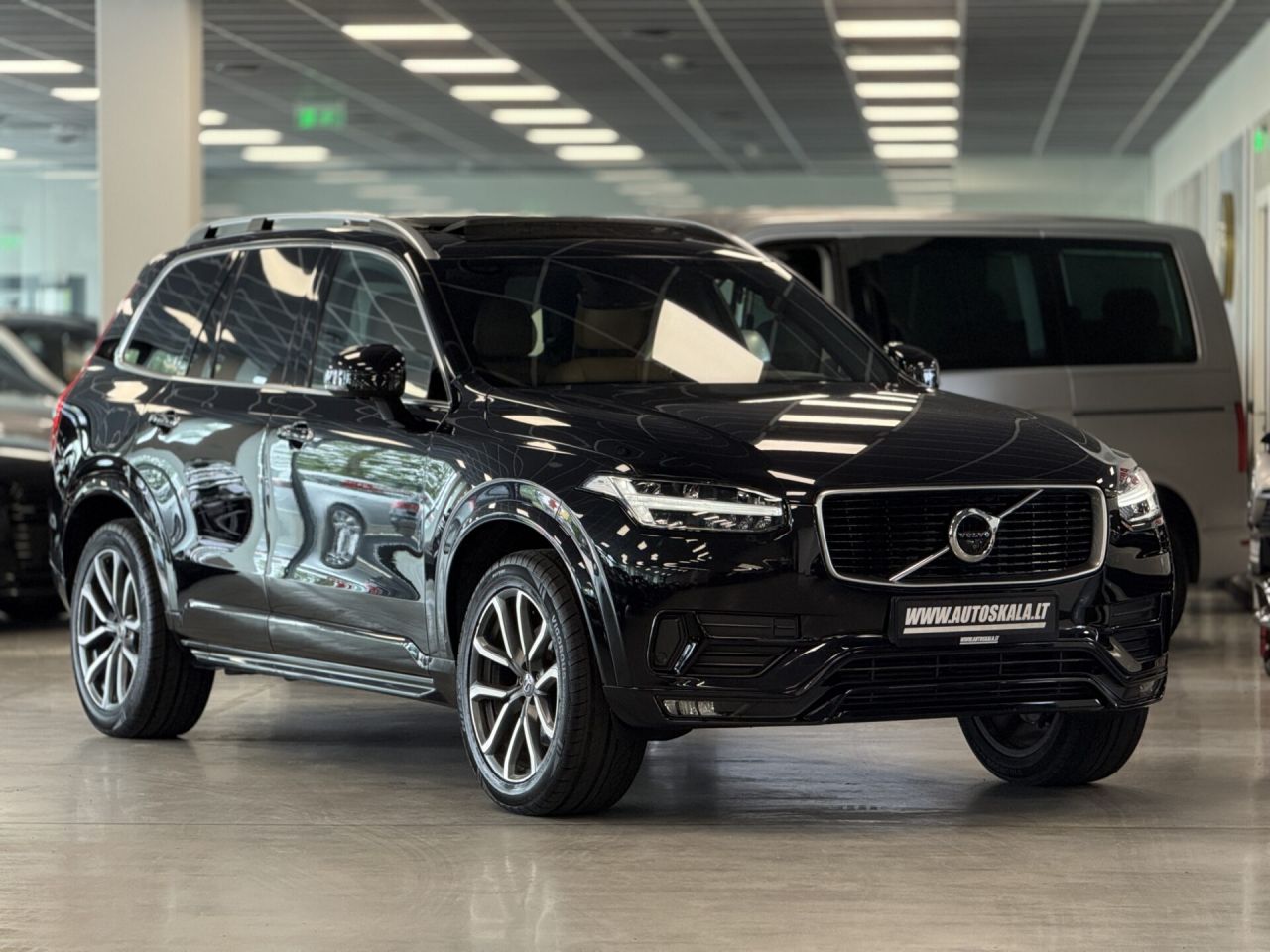 Volvo XC90 | 33