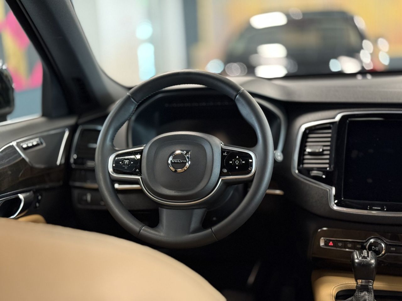 Volvo XC90 | 24