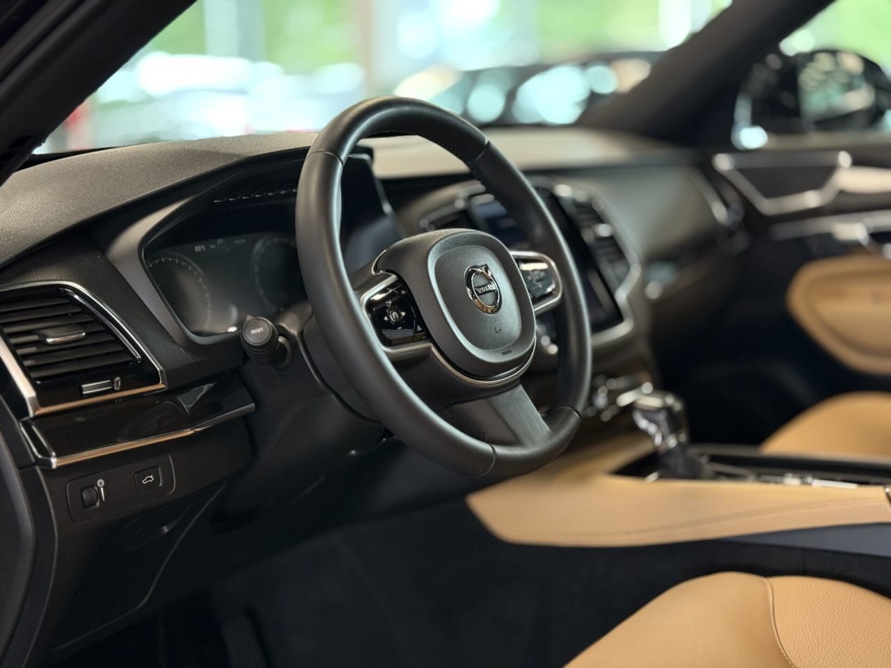 Volvo XC90 | 18