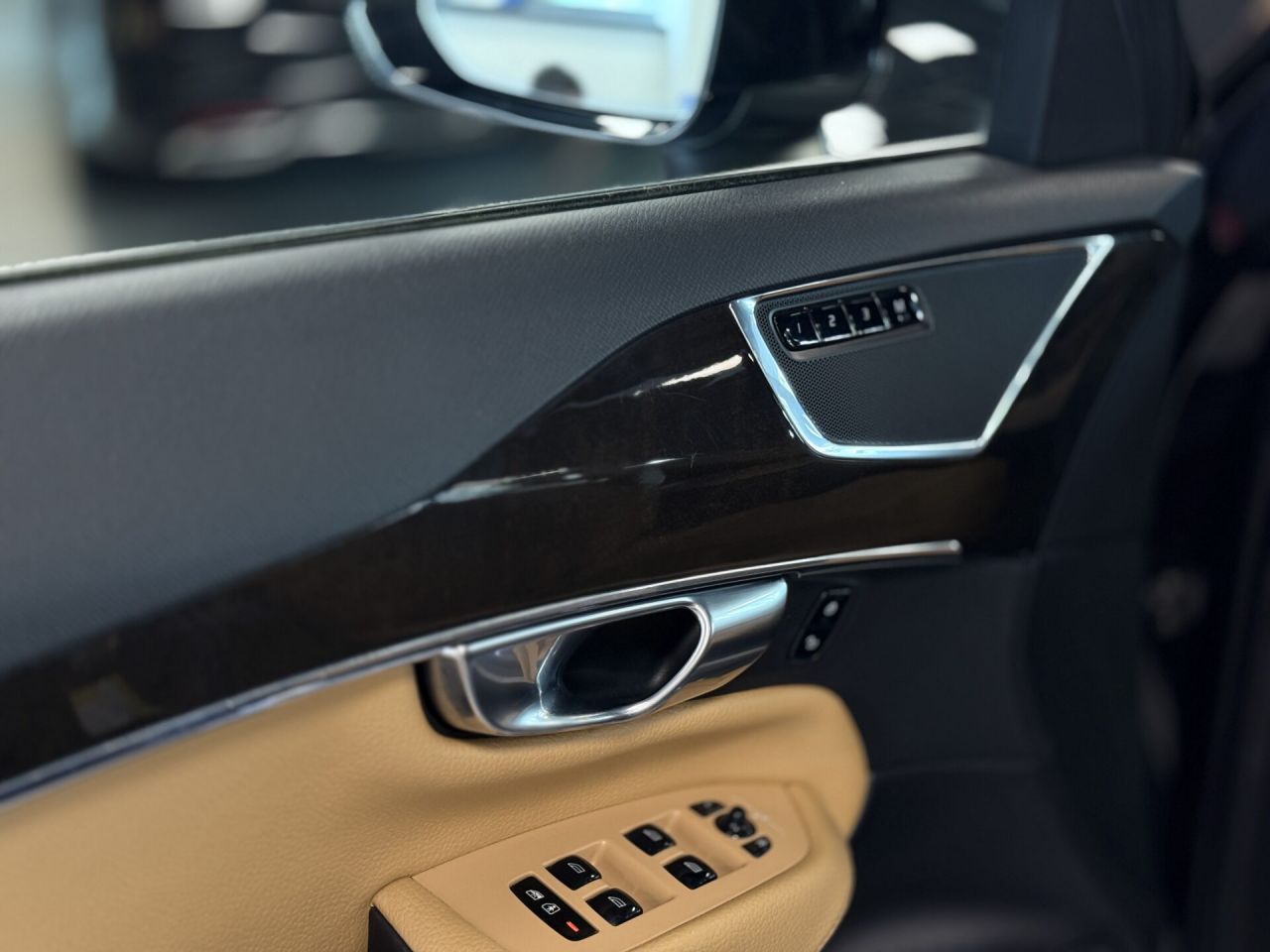 Volvo XC90 | 15