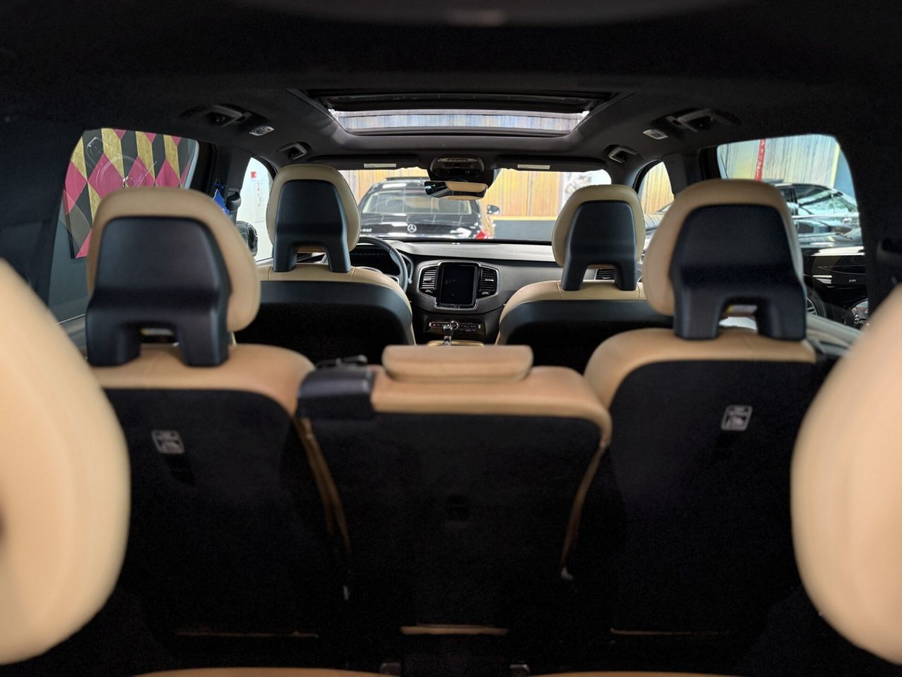 Volvo XC90 | 23