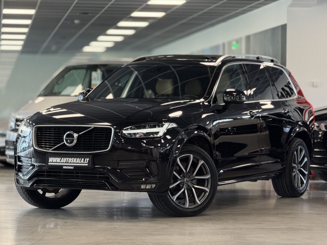 Volvo XC90 | 27