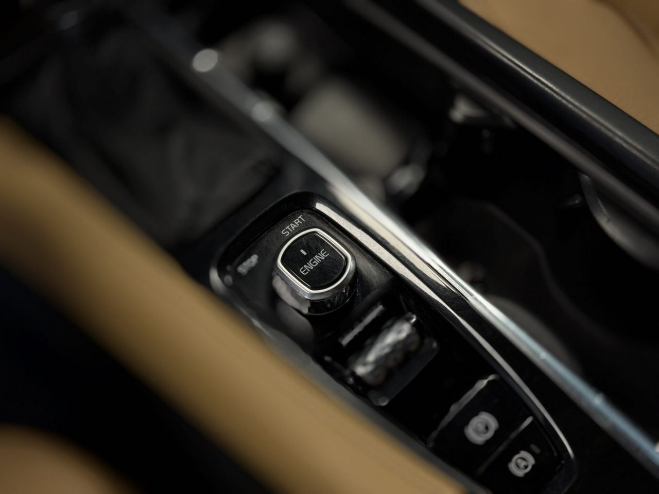 Volvo XC90 | 14