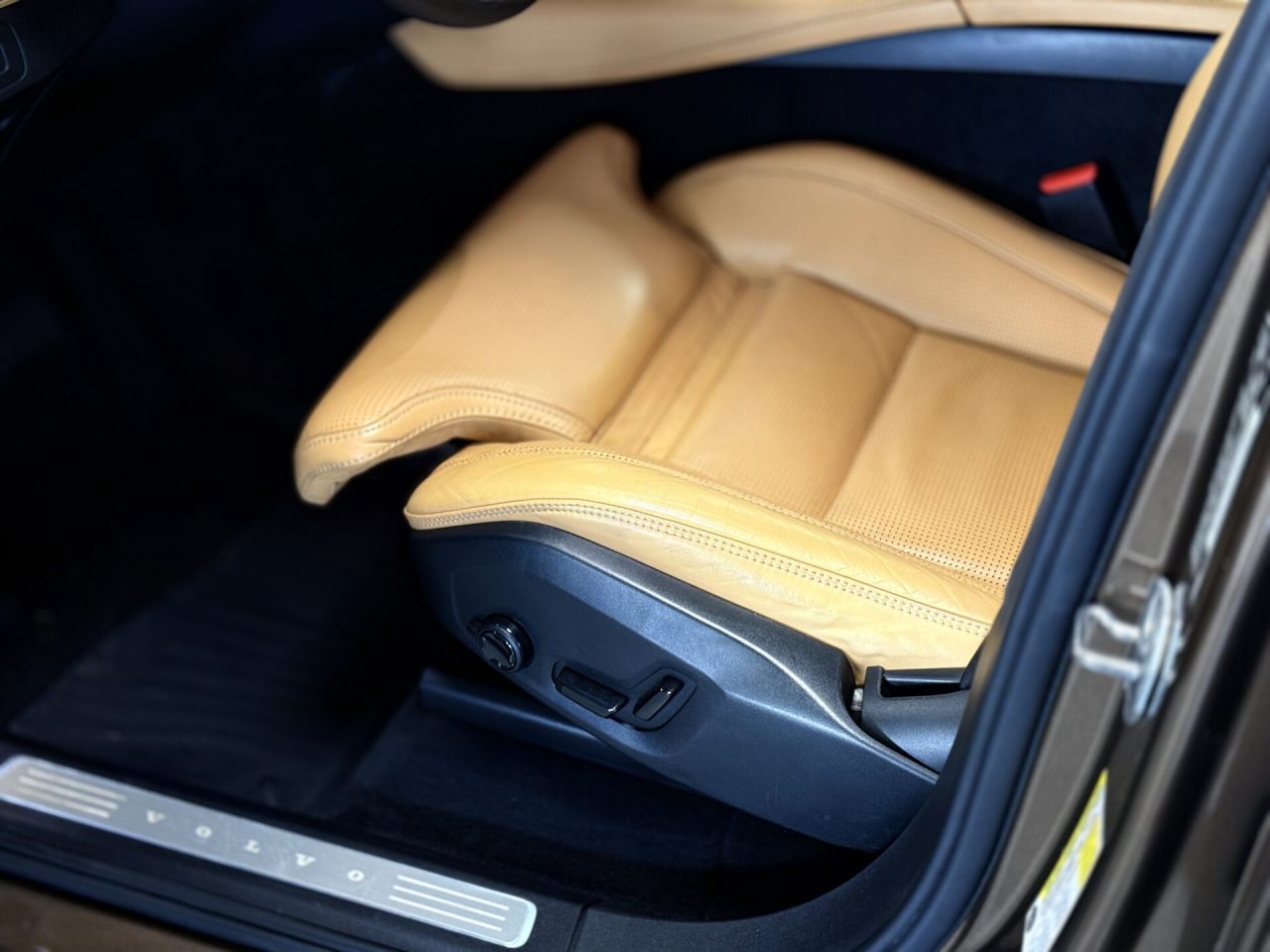 Volvo XC90 | 35