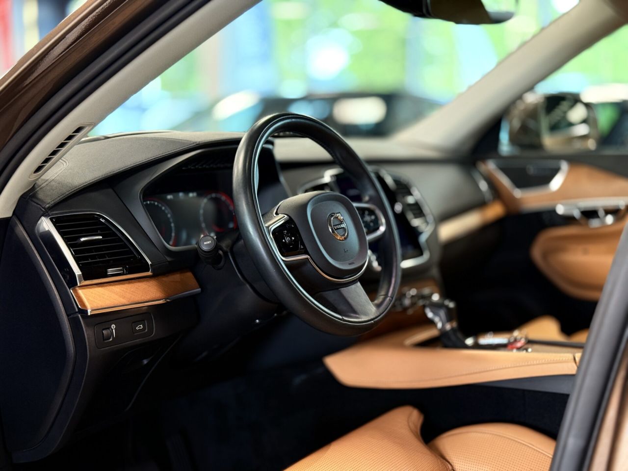 Volvo XC90 | 9