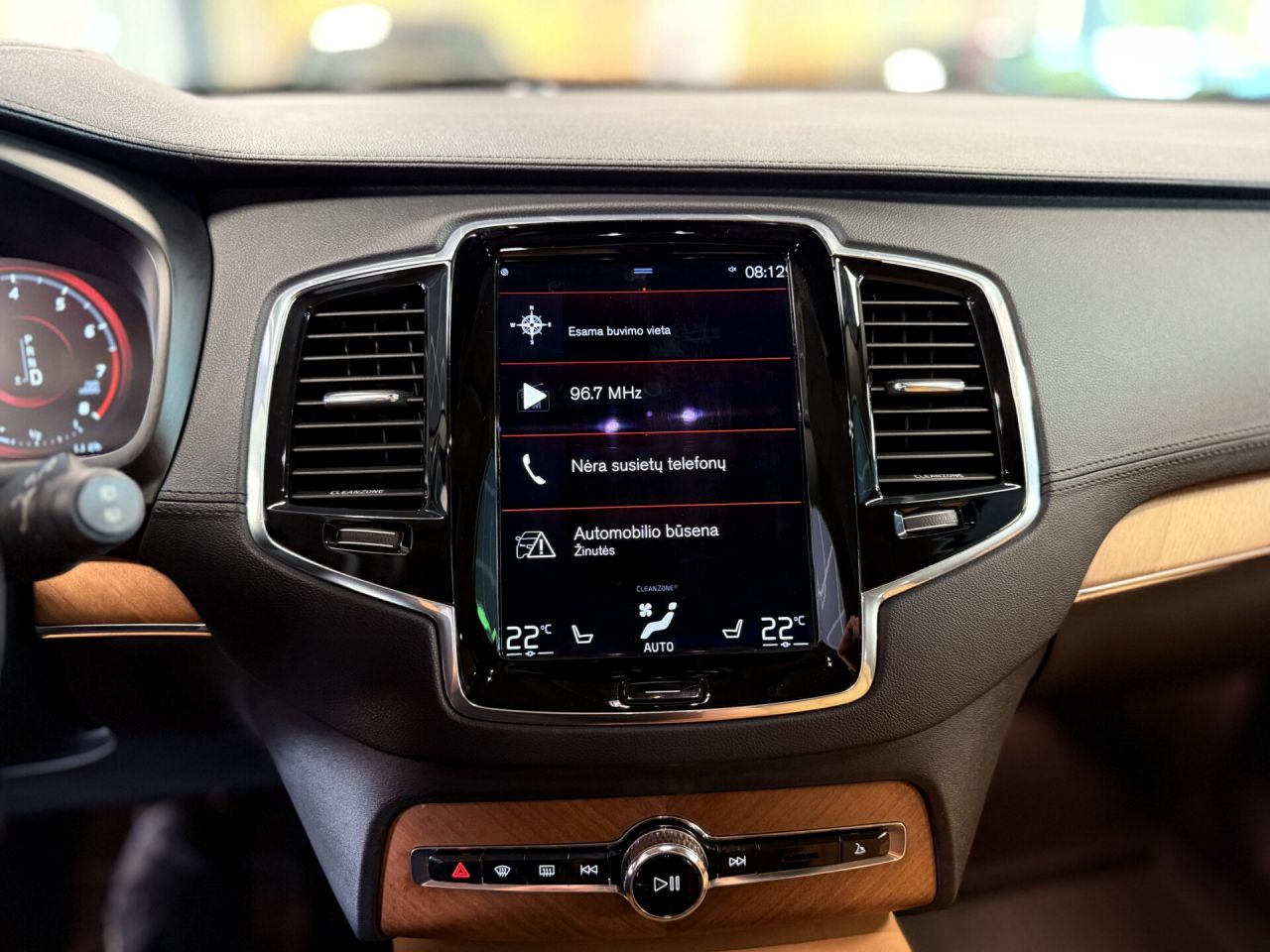 Volvo XC90 | 6