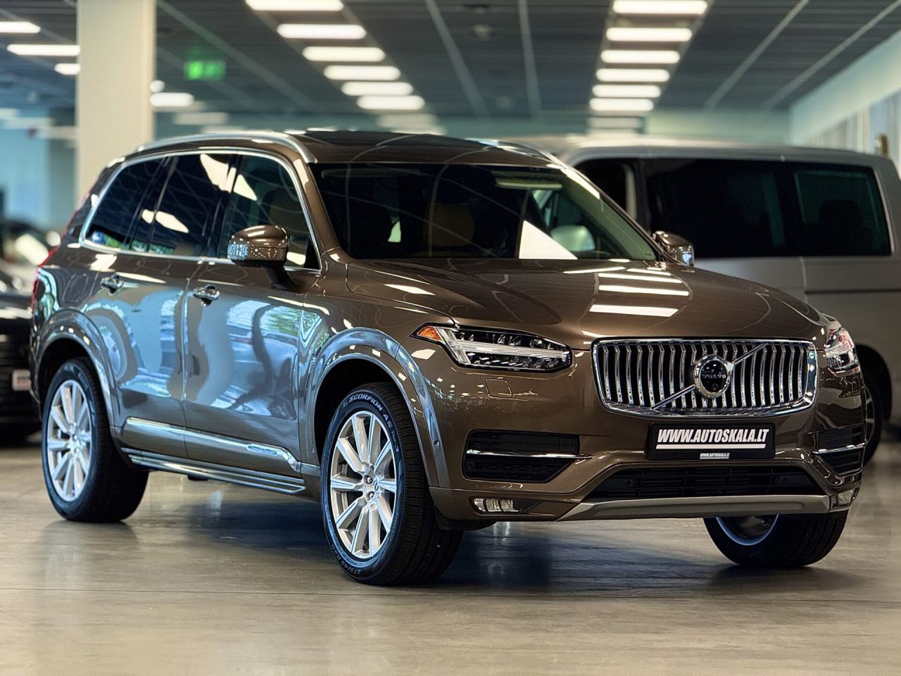 Volvo XC90 | 11