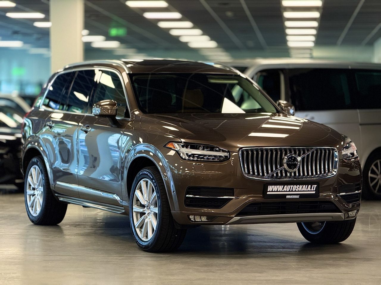 Volvo XC90 | 12