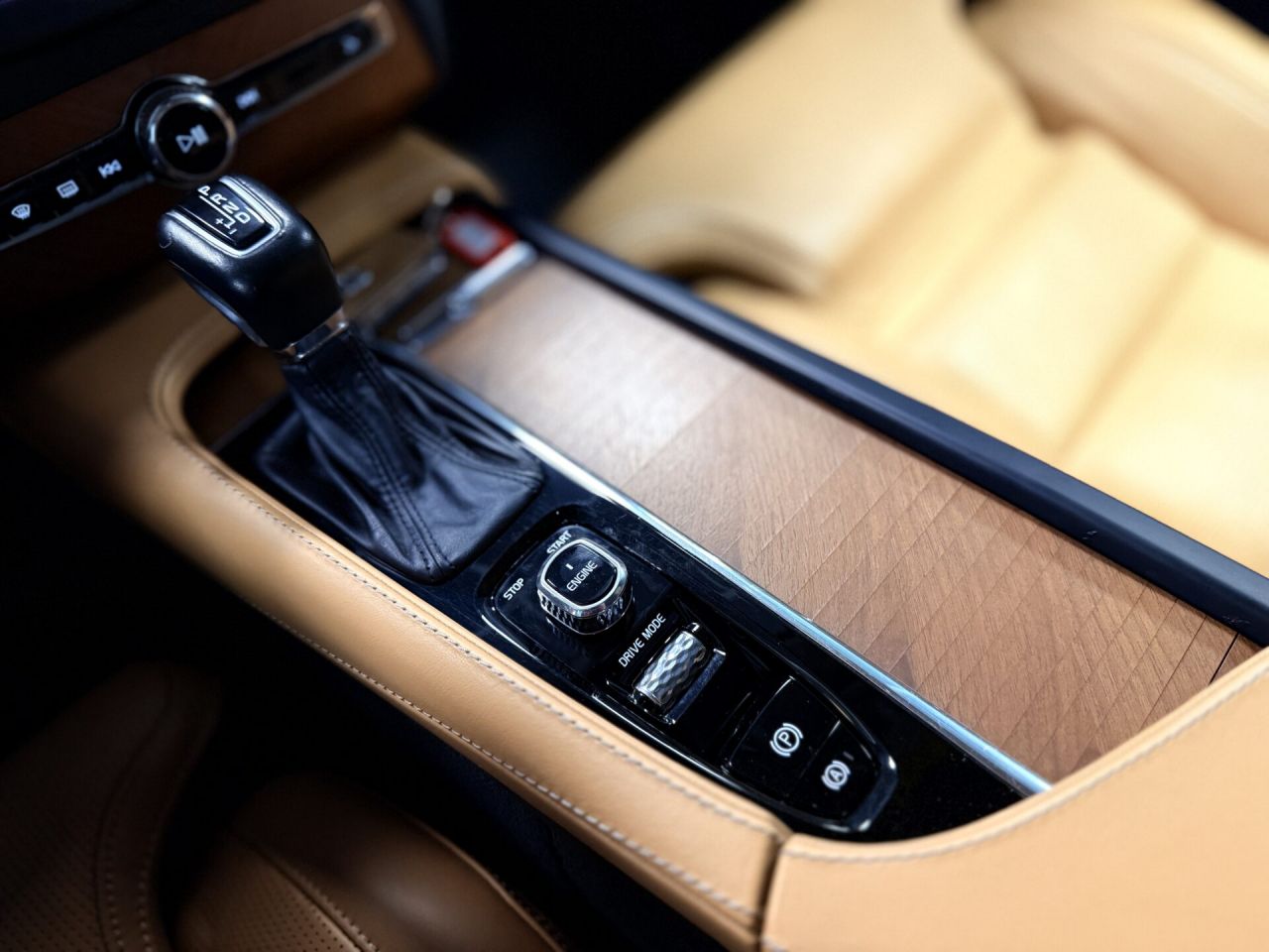 Volvo XC90 | 39