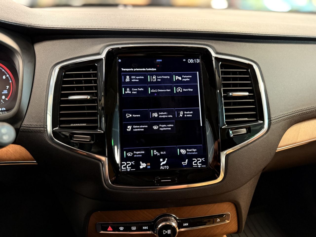 Volvo XC90 | 40