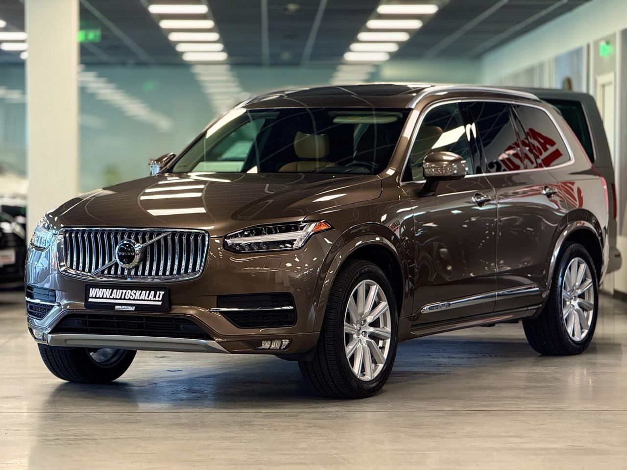 Volvo XC90 | 25
