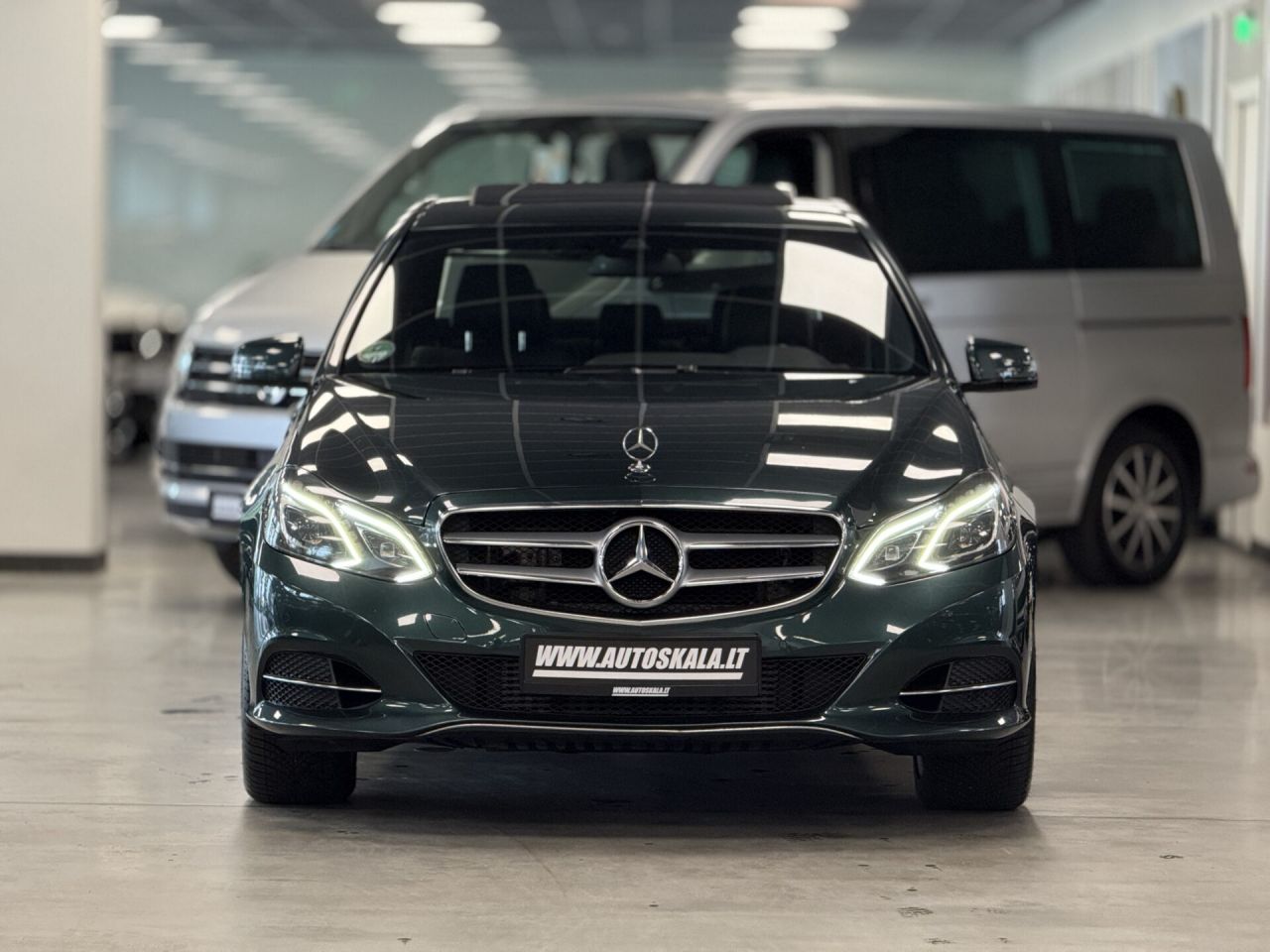 Mercedes-Benz E350 | 6