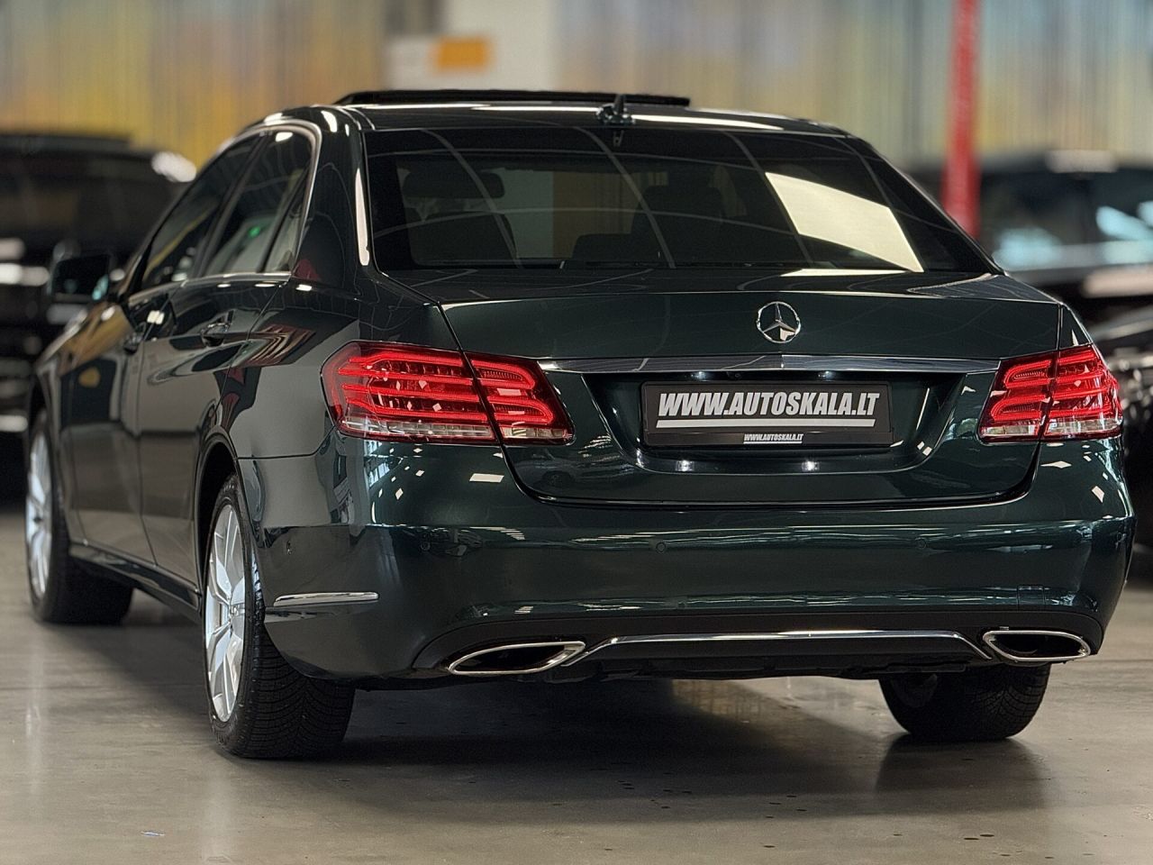 Mercedes-Benz E350 | 27