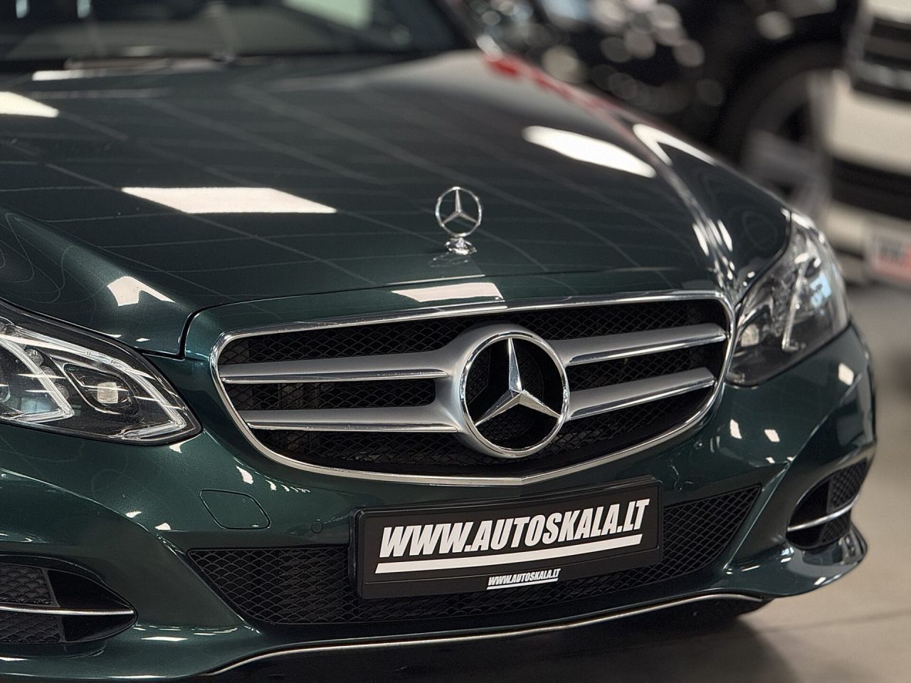 Mercedes-Benz E350 | 36