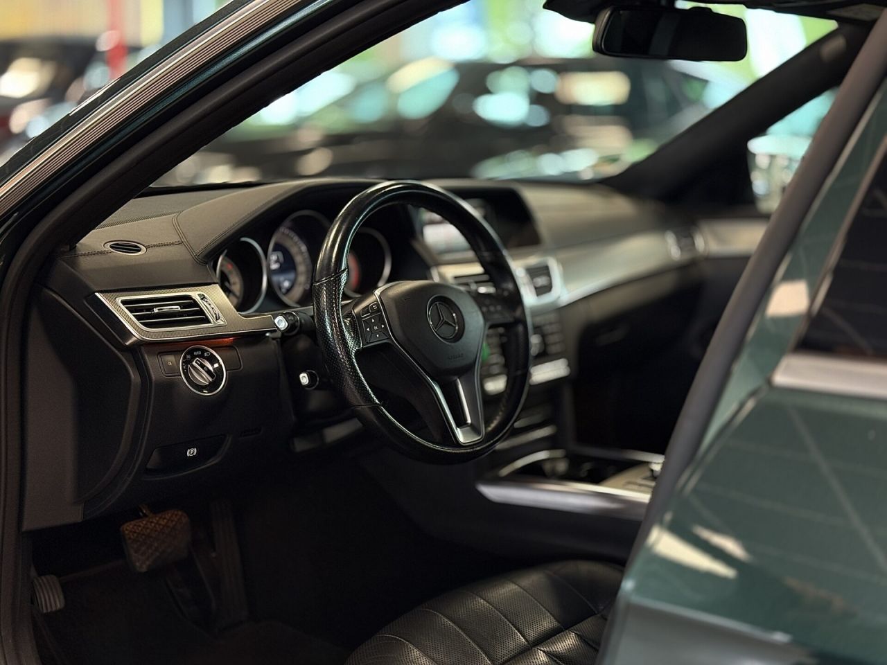 Mercedes-Benz E350 | 24
