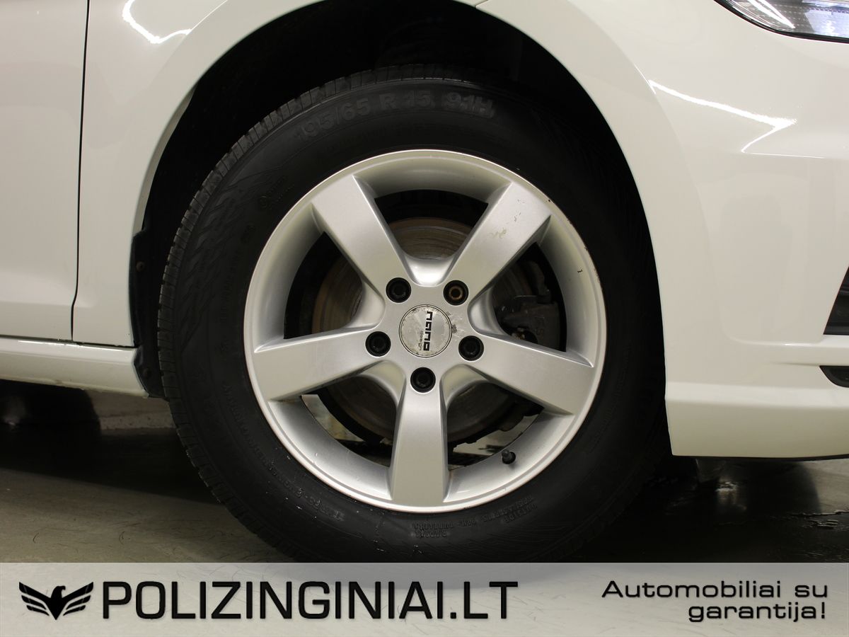 Volkswagen Golf | 25