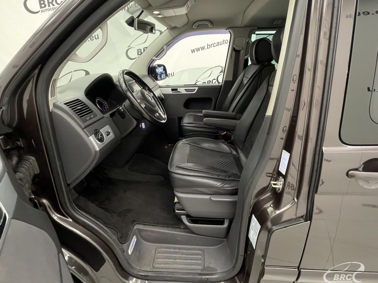Volkswagen Multivan | 23