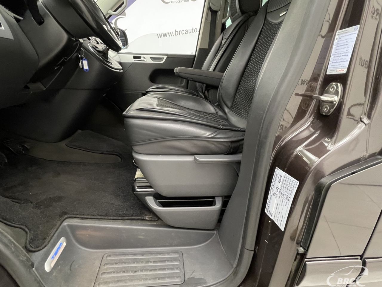 Volkswagen Multivan | 24