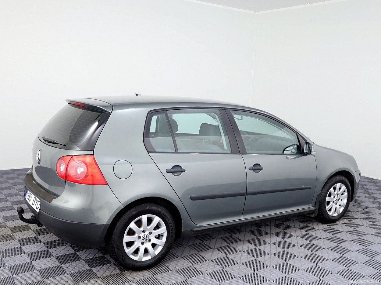 Volkswagen Golf | 2