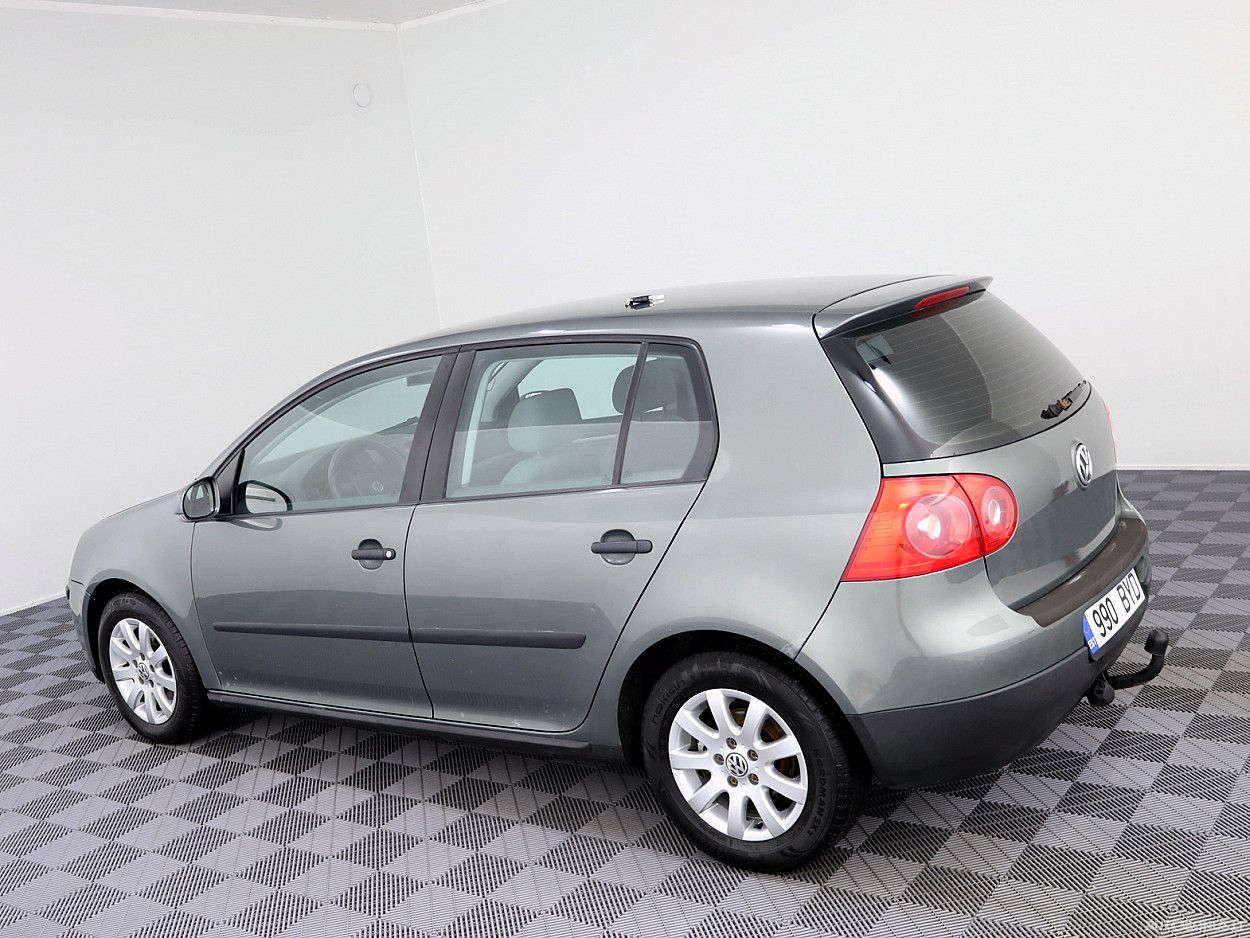 Volkswagen Golf | 3