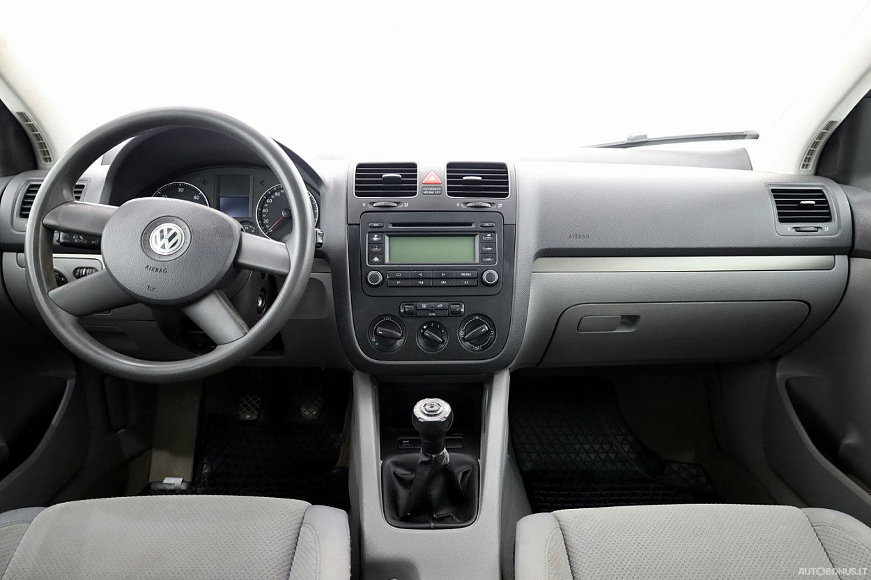 Volkswagen Golf | 4