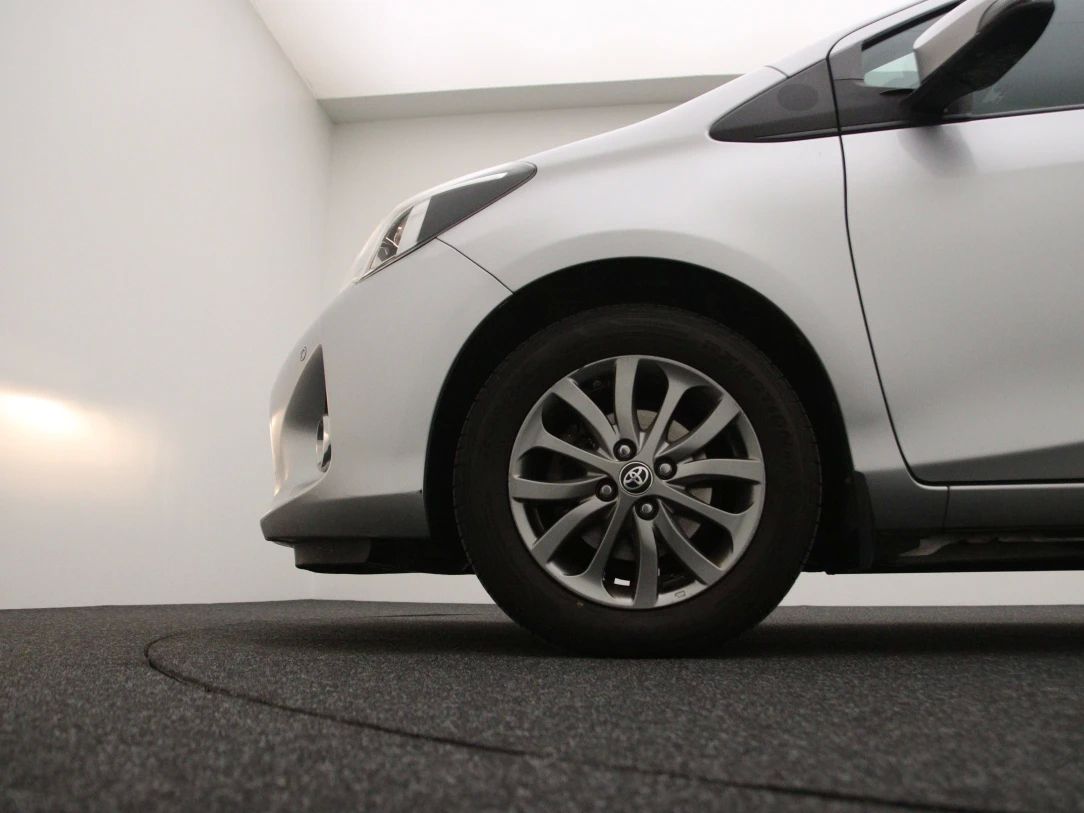 Toyota Yaris | 24