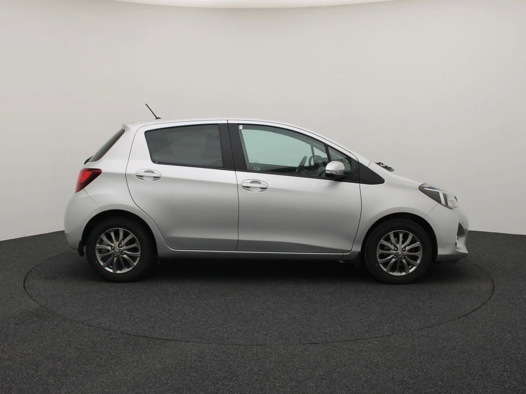 Toyota Yaris | 8