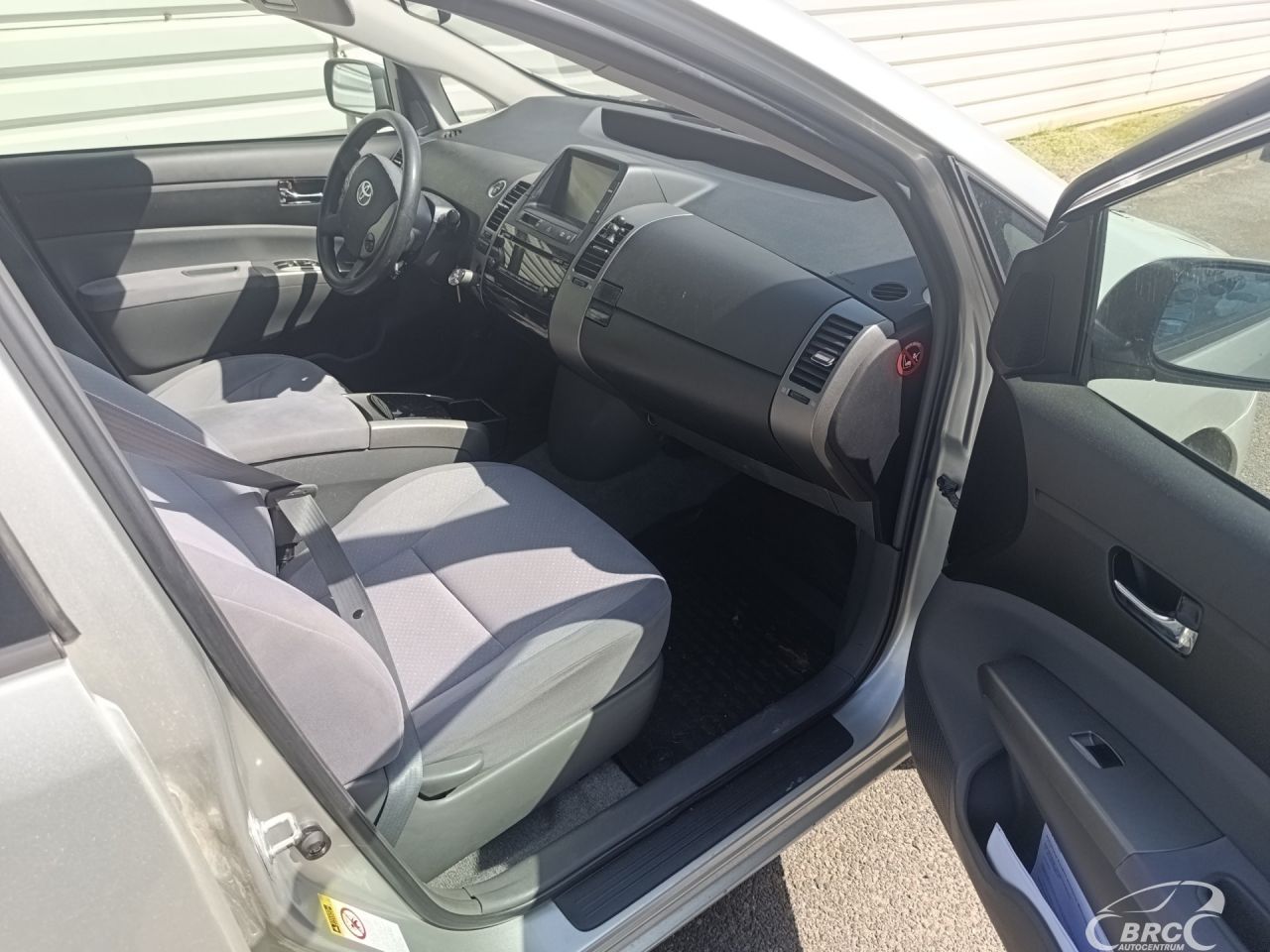 Toyota Prius | 16