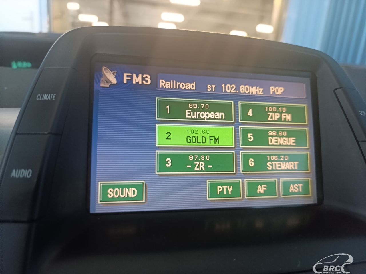 Toyota Prius | 15