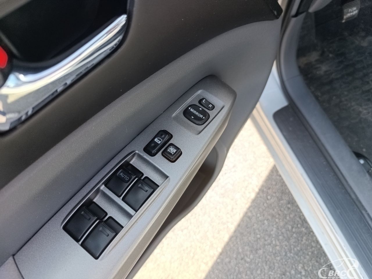 Toyota Prius | 10