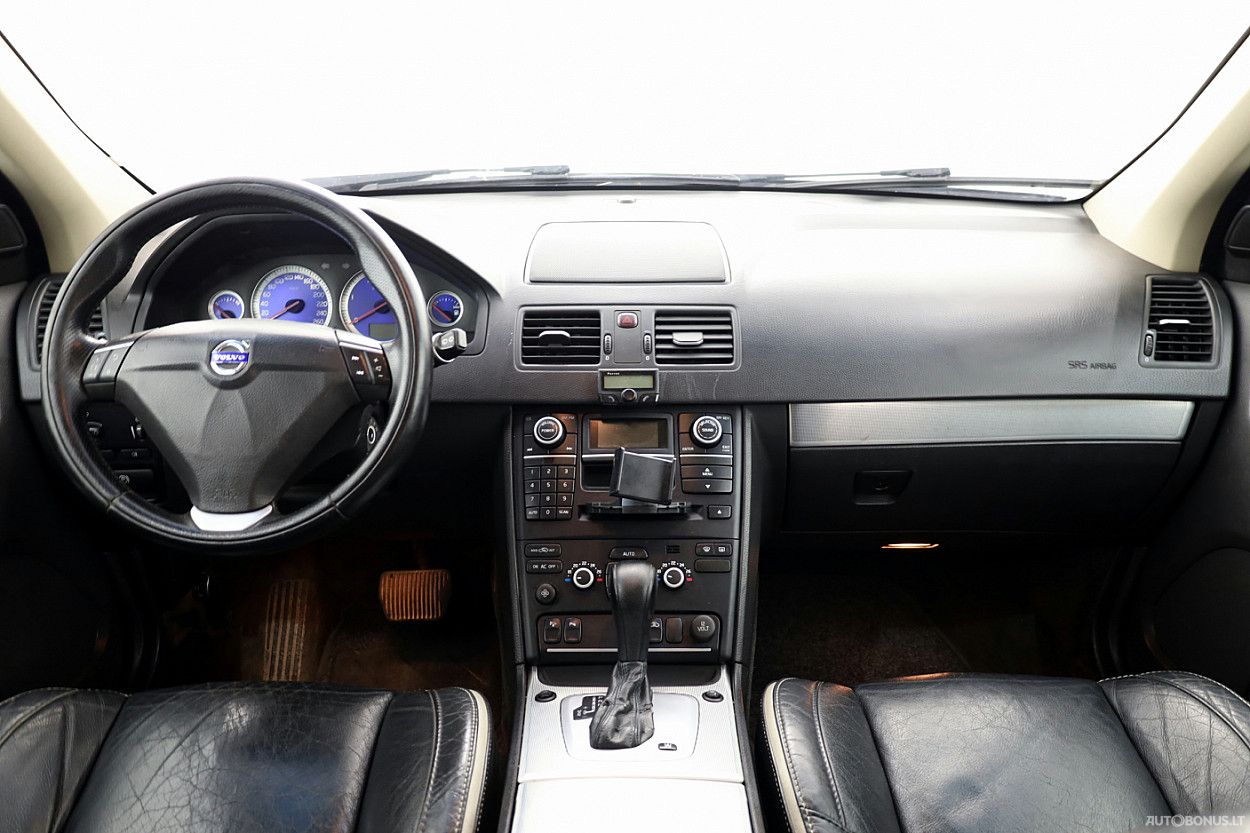Volvo XC90 | 4
