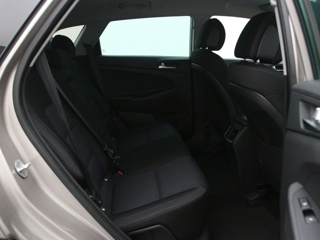 Hyundai Tucson | 14
