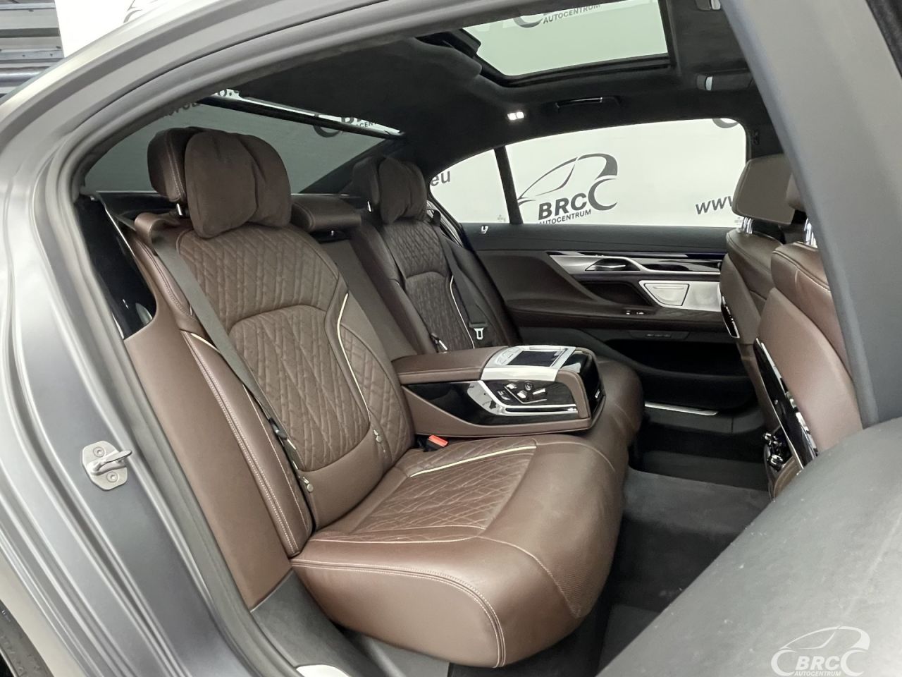 BMW 745 | 13