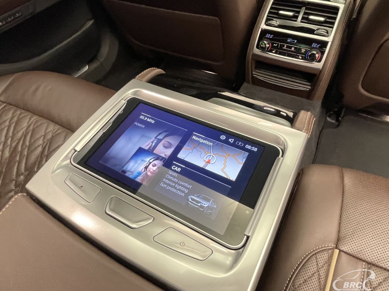 BMW 745 | 17