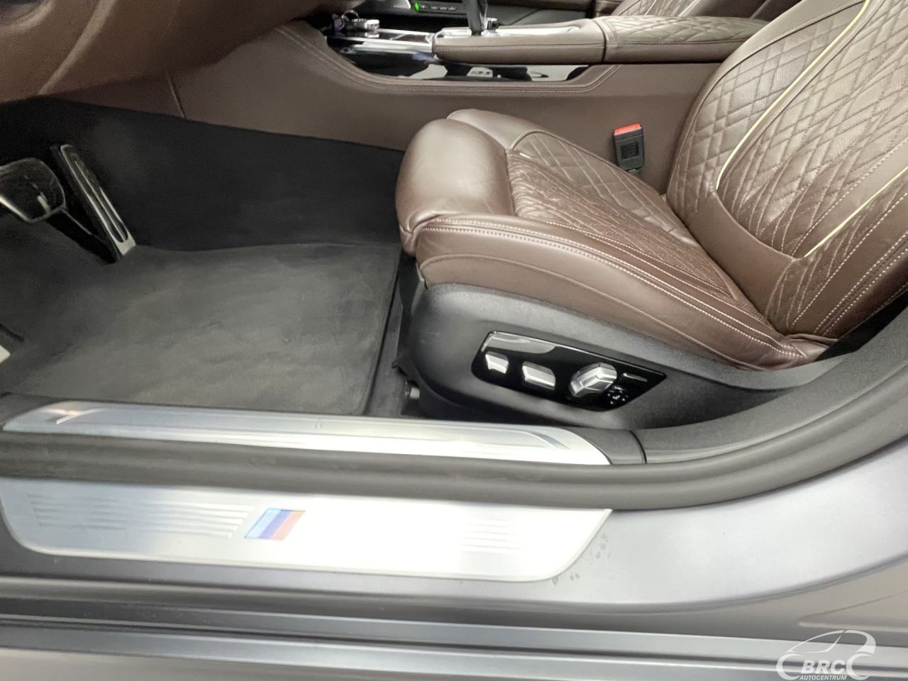 BMW 745 | 28