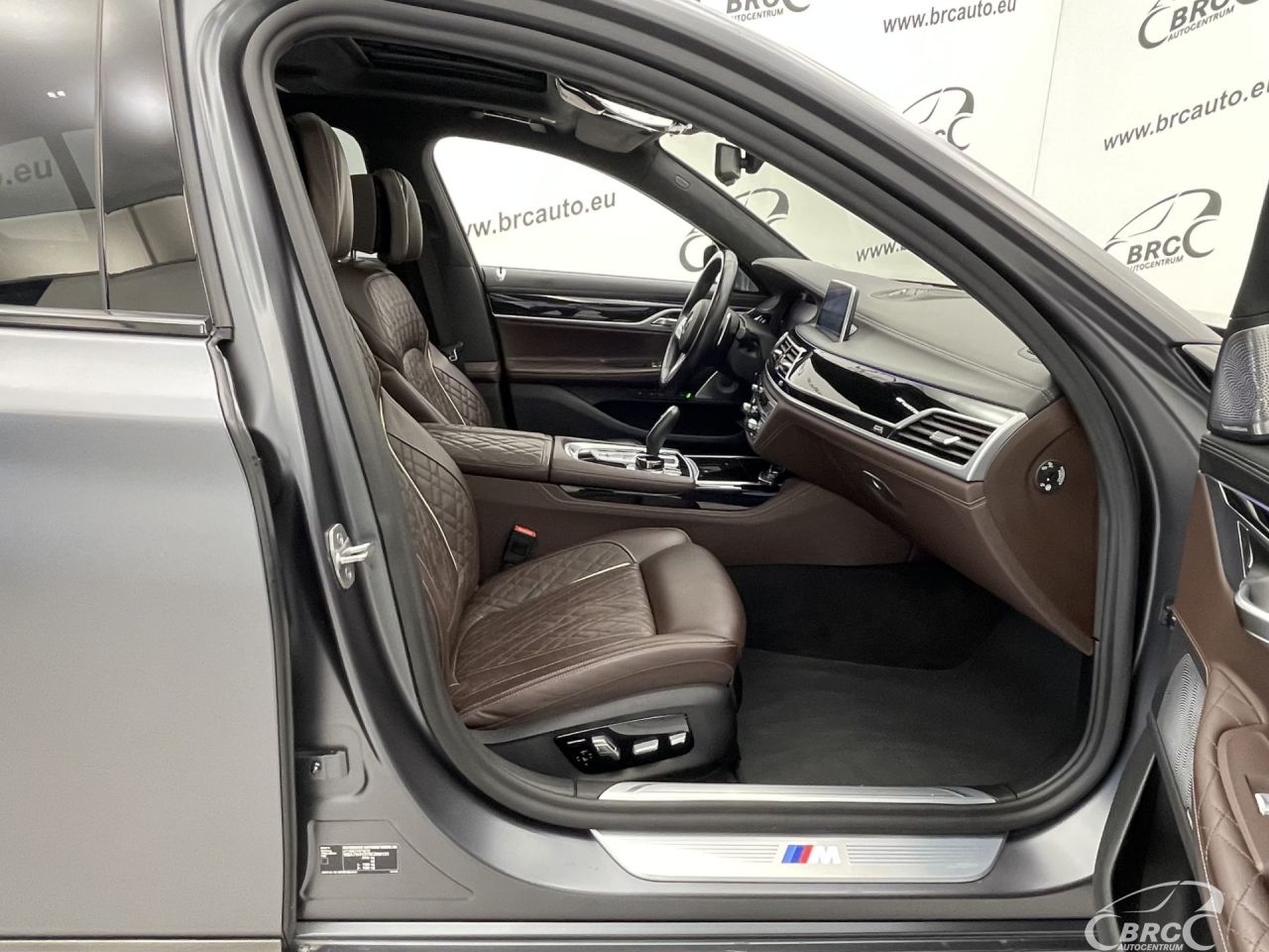 BMW 745 | 3