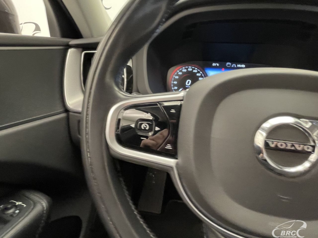 Volvo XC60 | 25